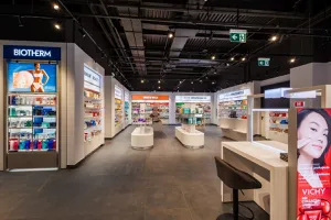 eMAG intră în retailul fizic de beauty și deschide Beauty Hub în showroomul din Băneasa