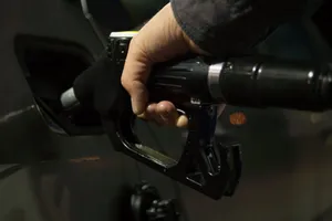 Parlamentul german limitează majorările zilnice de preț la benzinării pentru a proteja consumatorii