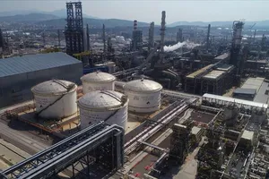 Prețul petrolului depășește 106 dolari per baril. Producția afectată de războiul din Orientul Mijlociu