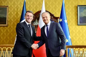 Președintele Franței, Emmanuel Macron, se află la Gdansk, în Polonia, pentru convorbiri cu premierul polonez, Donald Tusk