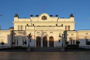 Coaliţia fostului preşedinte Radev a câştigat alegerile legislative din Bulgaria