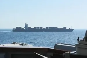 Pușcașii marini americani au confiscat o navă sub pavilion iranian în Golful Oman. Teheranul acuză SUA de „piraterie” și amenință cu represalii