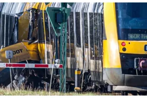 Două trenuri s-au ciocnit în Danemarca, la nord de Copenhaga. Intervenție masivă a echipajelor de urgență