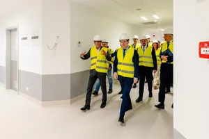 Nicușor Dan vizitează Centrul de Mari Arși din Timișoara: „România poate construi și progresa”