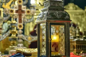 Sfânta Lumină ajunge în România cu o cursă specială, în condiții de securitate stricte