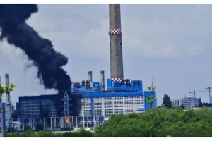 Incendiu cu degajări mari de fum, la CET Vest București. Autoritățile au transmis Ro-Alert