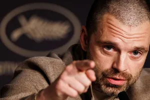 Cum a supraviețuit Sebastian Stan comunismului și a ajuns unul dintre cei mai versatili actori de la Hollywood