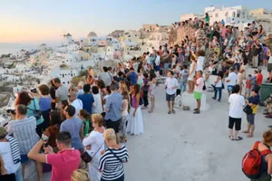 Grecia pregătește restricții dure pentru plățile cash. Tranzacțiile peste 500 de euro ar putea fi interzise
