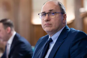 Mihai Dimian renunță la salariul de ministru și îl donează după valul de critici privind o dezbatere din Parlament