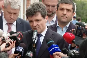 Nicuşor Dan după vizita la blocul lovit de dronă, în Galaţi: Am fost cu cei de la Poliţia Naţională, investigaţii criminale şi am văzut urma exploziei