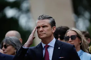 Locuitorii unui sat francez s-au opus vizitei șeful apărării american Hegseth de Ziua Z
