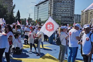 Sindicaliștii SANITAS protestează în București împotriva noii legi a salarizării