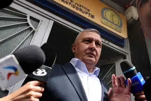 Scandal la vârful Armatei: Șeful Statului Major, pus sub acuzare de DNA, stârnește reacții politice dure