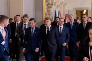 Nicușor Dan participă la Paris la reuniunea Coaliției de Voință și la ceremoniile de Ziua Națională a Franței