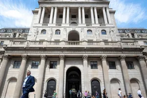 Banca Angliei este așteptată să mențină dobânda la 3,75%, în ciuda scumpirii petrolului și gazelor