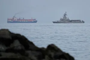 Iranul redirecționează navele despre care susține că folosesc o rută „ilegală” prin Strâmtoarea Ormuz
