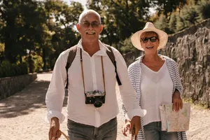 România atrage tot mai mulți pensionari italieni. Taxe reduse și costuri de trai mai mici decât în Italia