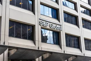 S&P avertizează: România riscă recesiunea și o creștere accelerată a datoriei publice înaintea deciziei privind ratingul de țară