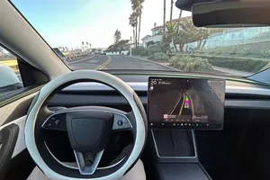 Franța blochează autorizarea modelului Full Self-Driving al Tesla, invocând riscuri de siguranță rutieră