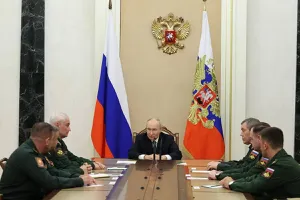 Vladimir Putin a anunțat miercuri o amplă remaniere la vârful armatei ruse, și a numit noi comandanți operaționali pentru războiul din Ucraina