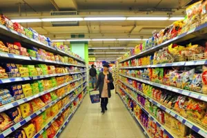 Alimentele s-ar putea scumpi puternic în 2026. Grâul, fructele, legumele și lactatele, cele mai expuse