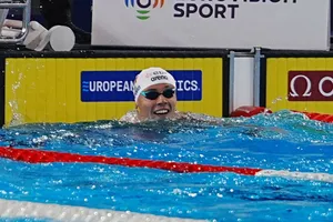David Popovici, aur din nou la Europenele de la Paris! Românul triumfă la 200 de metri liber