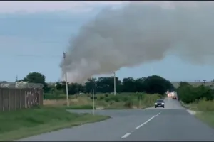 Incendiul a distrus stația de sortare a deșeurilor din Leț. Activitatea continuă, iar cei 40 de angajați își păstrează locurile de muncă