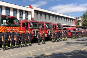 România trimite în Serbia 69 de pompieri și un elicopter Black Hawk pentru stingerea incendiilor de pădure