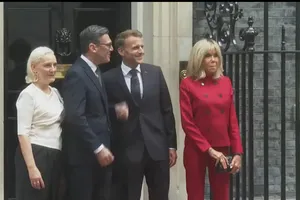 Andy Burnham l-a primit în vizită pe Emmanuel Macron pentru a „consolida relațiile” dintre Marea Britanie și Franța