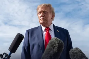 Un judecător federal american a ordonat restabilirea accesului la Casa Albă pentru jurnaliștii de la CNN, MS NOW și Politico