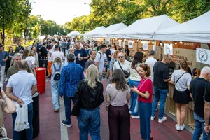 Festivalul Vinului Moldovenesc, în plină desfășurare la București, cu 45 de crame din Republica Moldova