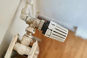 Ajutor pentru încălzire în sezonul rece 2026-2027. Cine poate primi bani de la stat și ce condiții trebuie îndeplinite