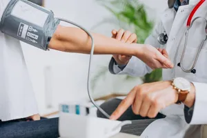 Cât costă asigurarea de sănătate în 2026 pentru persoanele fără venituri. Suma pe care trebuie să o plătești