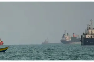 Iranul afirmă că a atacat trei petroliere și nave afiliate SUA în zona strâmtorii Ormuz