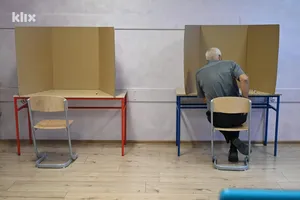 Bosnia și Herțegovina votează pe fondul tensiunilor etnice. Politicianul pro-rus Milorad Dodik domină campania