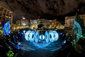Spotlight începe vineri în București – 19 instalații și spectacole de videomapping sunt programate în centrul Capitalei