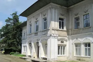 Castelul Cantacuzino-Ghica din Iași, scos din nou la vânzare. Domeniul de aproape 300 de ani costă 750.000 de euro