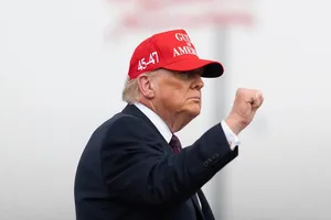Donald Trump, întrerupt de protestatari, în timpul discursului în fața alegătorilor din Texas