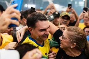 Flávio Bolsonaro pleacă de pe prima poziție în al doilea tur de scrutin al alegerilor din Brazilia