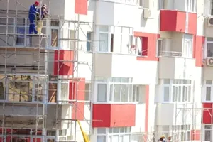 Prăbușire a tranzacțiilor imobiliare: România a avut cu peste 66.000 mai puține vânzări de case, apartamente și terenuri într-un singur trimestru