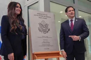 Marco Rubio, primit în Grecia de Kimberly Guilfoyle, ambasadoarea SUA implicată în scandalul „KimberlyGate” din România