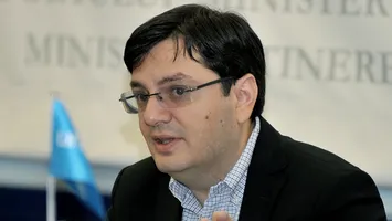 Nicolae Bănicioiu achitat pentru trafic de influenţă. Fostul ministru scapă şi de confiscare a 1,3 milioane de lei