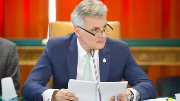 Liderul senatorilor PSD: „Tăvălugul tăierilor binomului Bolojan–USR a fost oprit”