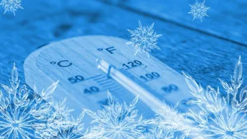 Prognoza meteo. Vremea sfidează calendarul: maxime de până la 12 grade, ploi și iarnă autentică la altitudini mari