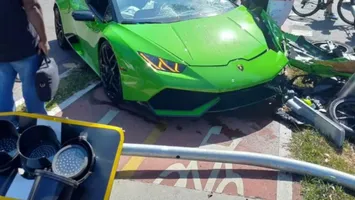 Cum s-a făcut praf un Lamborghini de 530.000 de euro în doar câteva secunde! Șoferul urmărea hoțul care i-a furat Rolex-ul atunci când s-a produs accidentul