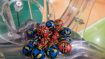 Rezultate loto duminică 11 mai 2025. Numerele extrase la tragerile Loto 6/49, Joker şi Noroc. Reporturi uriaşe înainte de alegeri!