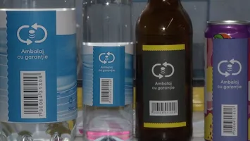 Sticlele și ambalajele care nu sunt acceptate pentru reciclare. Cum poți obține bani pentru ele