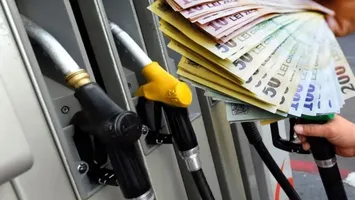 Preţ carburanţi 4 iunie 2024. Veste proastă pentru şoferii cu maşini pe benzină