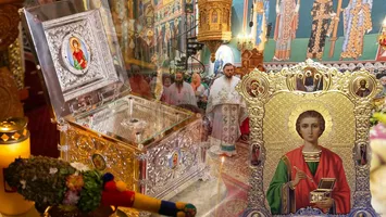 Calendar ortodox 27 iulie 2026. Sărbătoare importantă cu cruce neagră. Este prăznuit unul dintre cei mai mari sfinți vindecători ai creștinătății. Rugăciune pentru vindecare