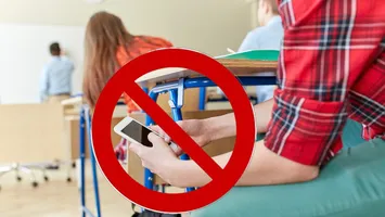 Telefoanele mobile ar putea fi interzise TOTAL în şcolile din România. Proiect depus în Parlament